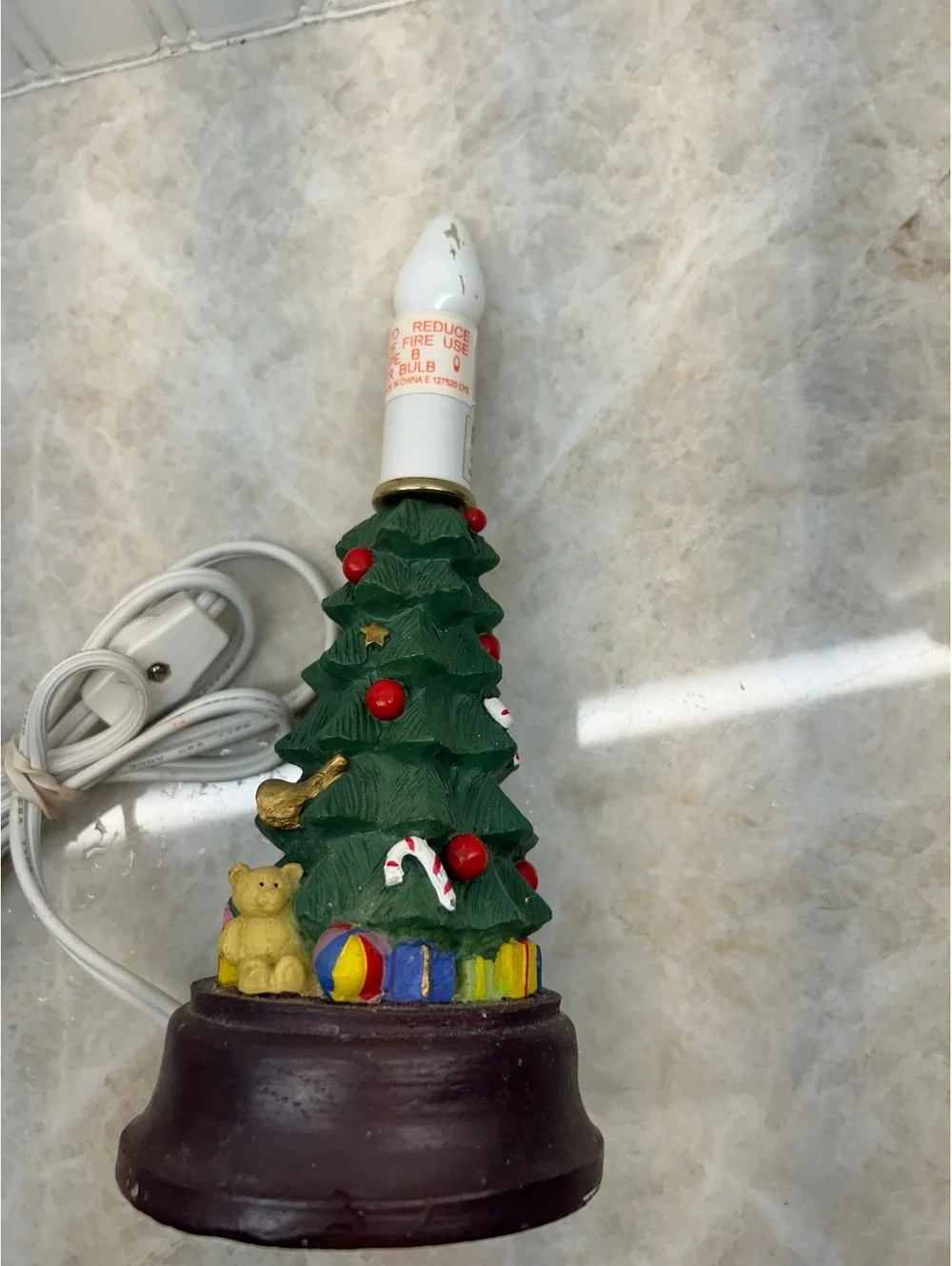 Vintage 1994 NOMA Ceramic Light-Up Tabletop Christmas Tree Lamp – 10”